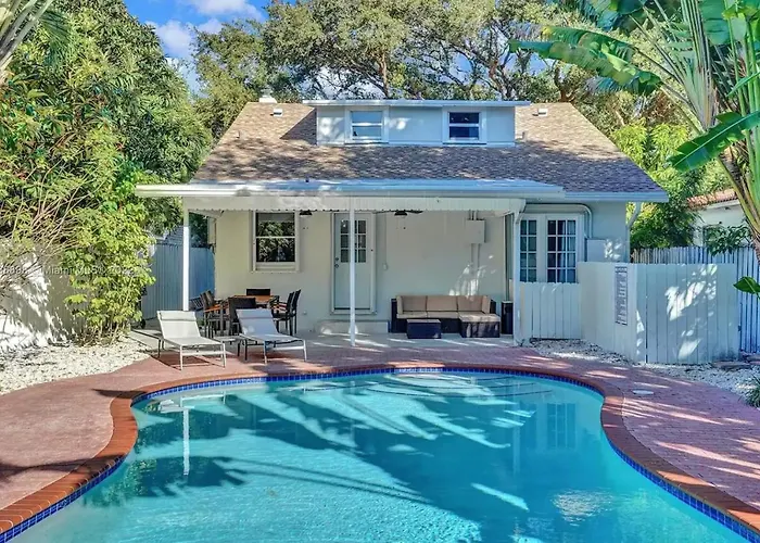 Beach House W/ Heated Pool Hollywood